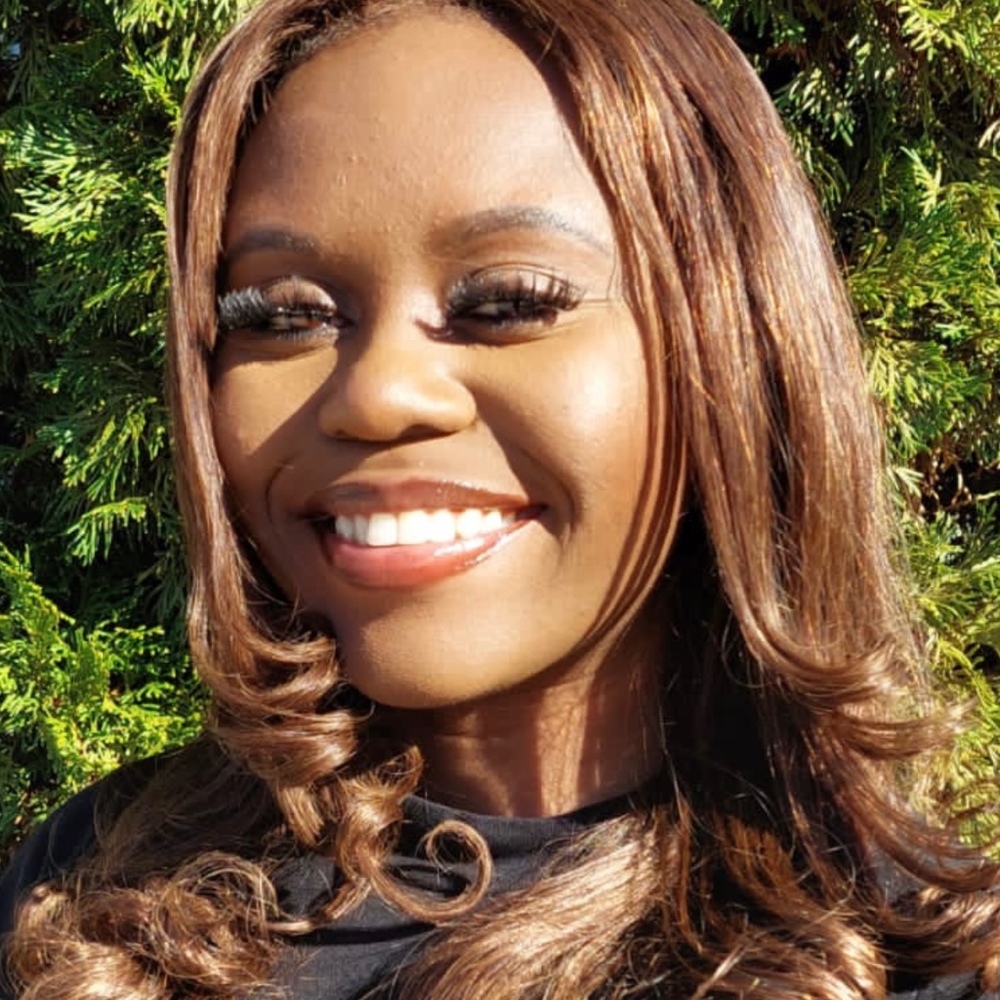 Meet your Posher, Dionna